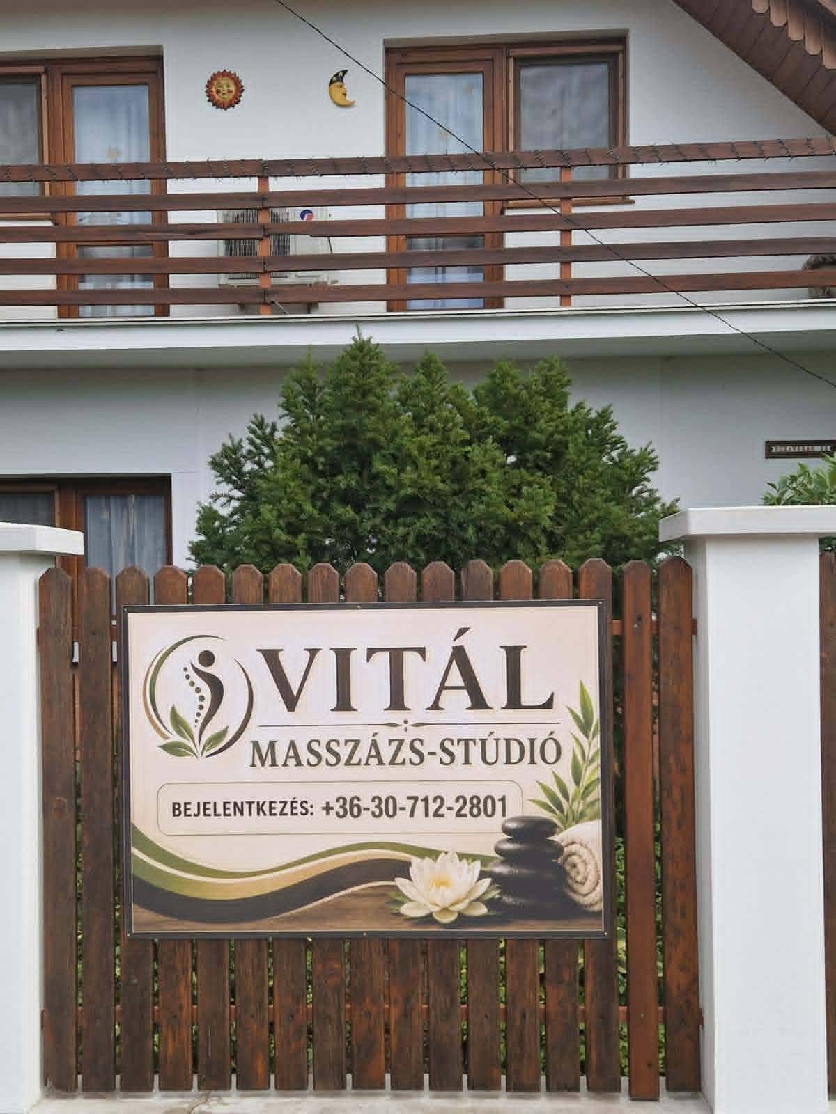 A Vitál Masszázs-Stúdió bejárata